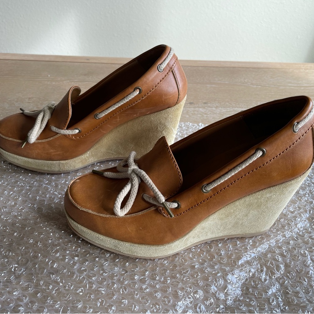 A.P.C. Brown Leather Loafers with Classic Design - Picture 2 of 6